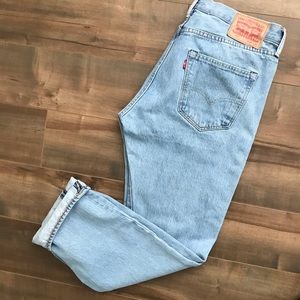 Levi’s 501 light wash high rise mom jeans